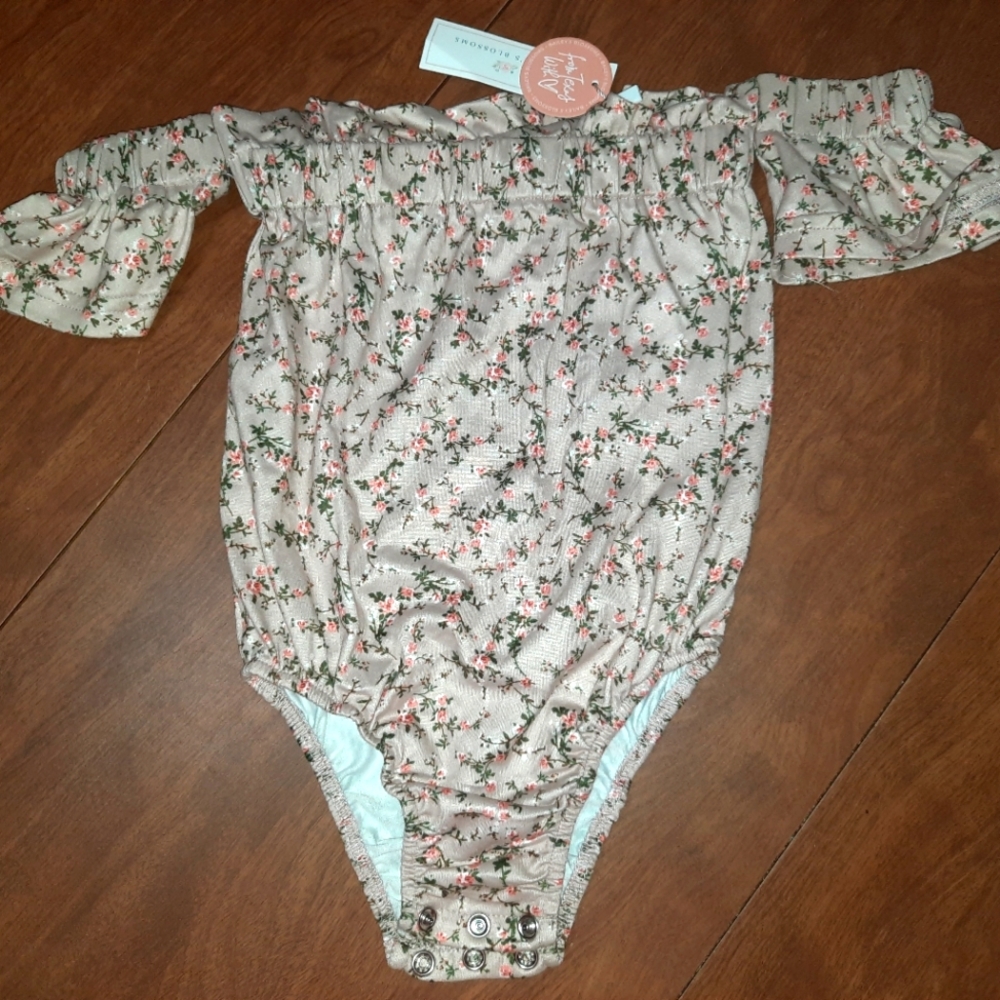 BOUTIQUE ONESIE